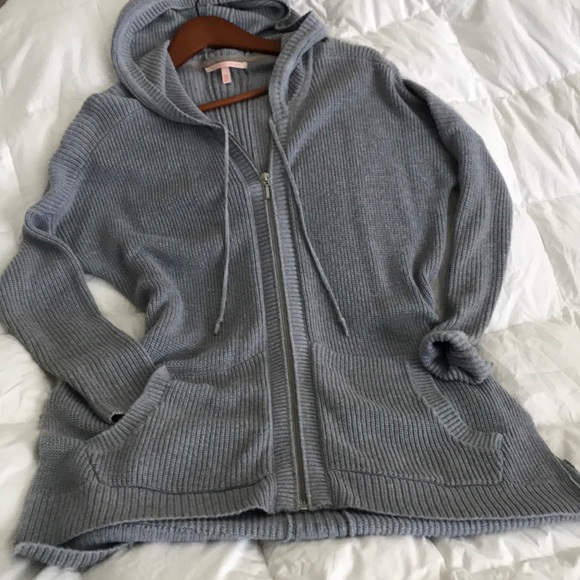 EUC Victoria’s Secret Soft Zip Sweater - Picture 2 of 7